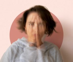 نحوه مقابله با حملات وحشت: 5 قدم مهم برای کاهش تشنج